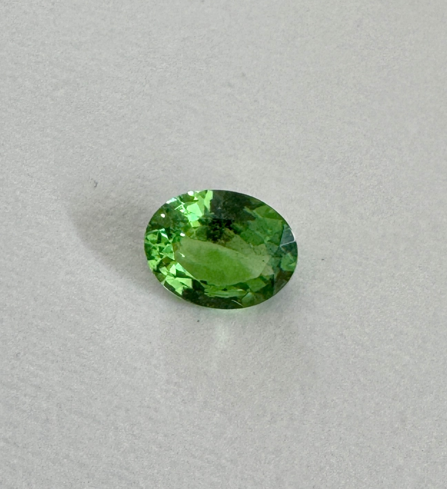 Tsavorit  11 x 8 mm Oval